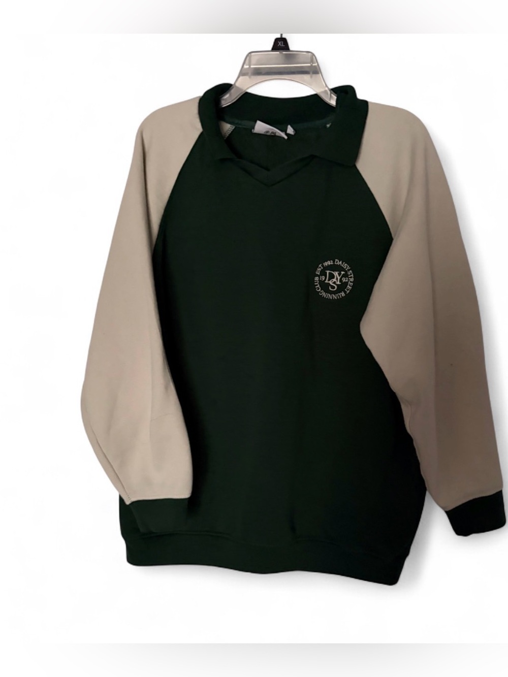 Women's Two-Tone Scoop Neck Sweater in Dark Green & Cream